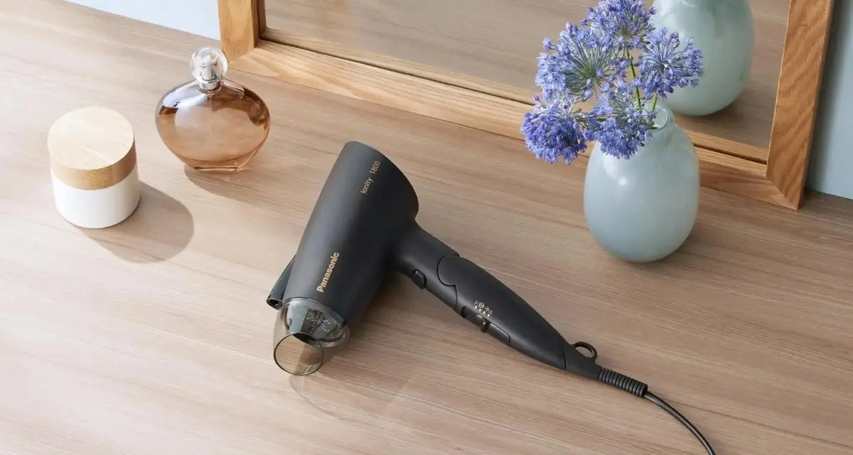 Máy sấy tóc là thiết bị không thể thiếu trong mọi gia đình