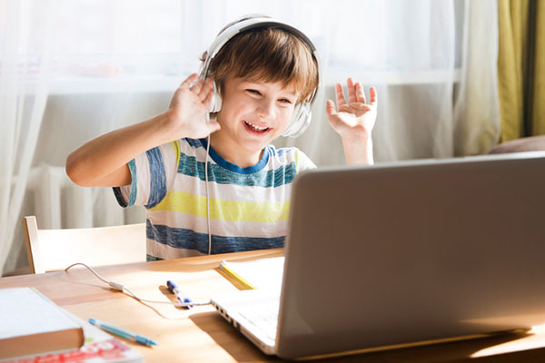 Những lưu ý khi chọn mua laptop học tiếng Anh