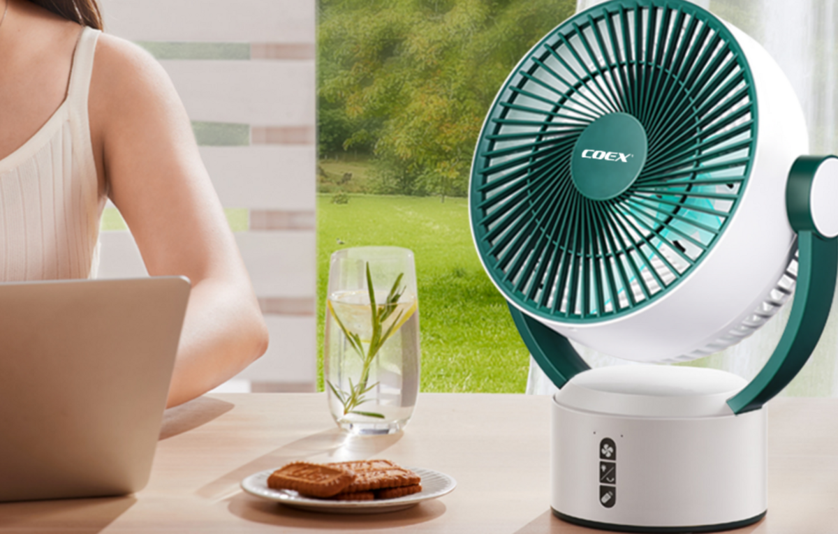 Quạt tích điện cũng rất cần thiết khi bị mất điện trong ngày bão