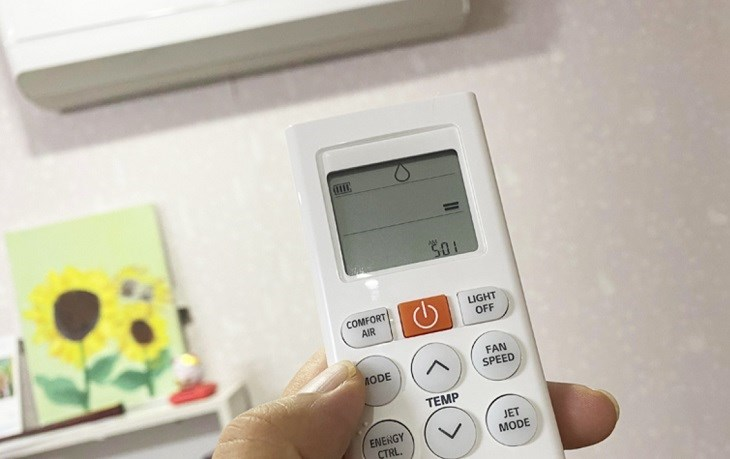 Điều hòa hút ẩm thông qua chế độ Dry