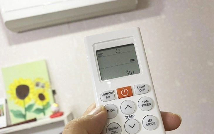 Điều hòa hút ẩm thông qua chế độ Dry 
