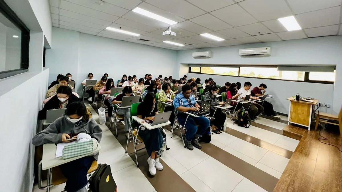 Khi chọn mua laptop cho sinh viên năm nhất cần xác định được rõ nhu cầu mới chọn được máy phù hợp