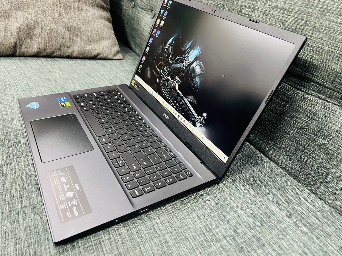 Laptop Acer Aspire 7 Gaming A715-76-57CY