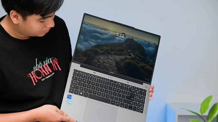 Laptop Acer Aspire Lite 16 AL16-51P-72S2