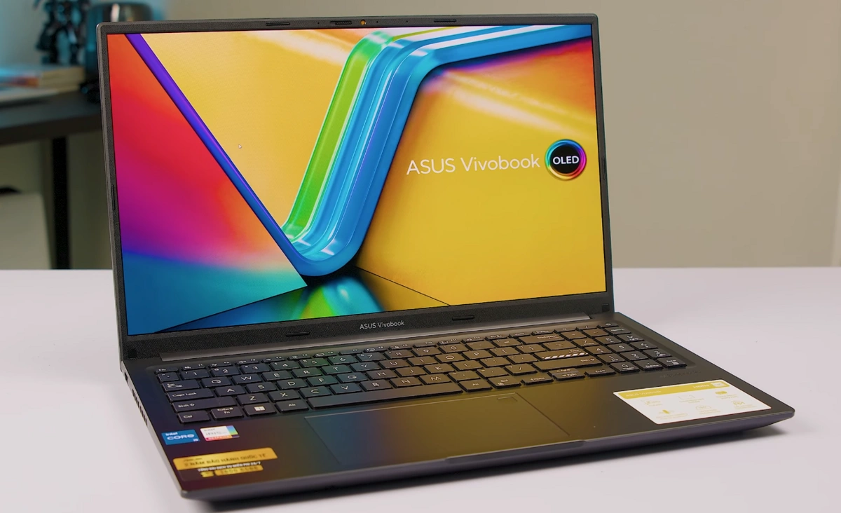 Laptop Asus Vivobook 15 OLED A1505VA-L1114W