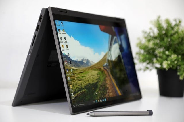 Laptop Lenovo Flex5 14ALC7 82R900EDVN