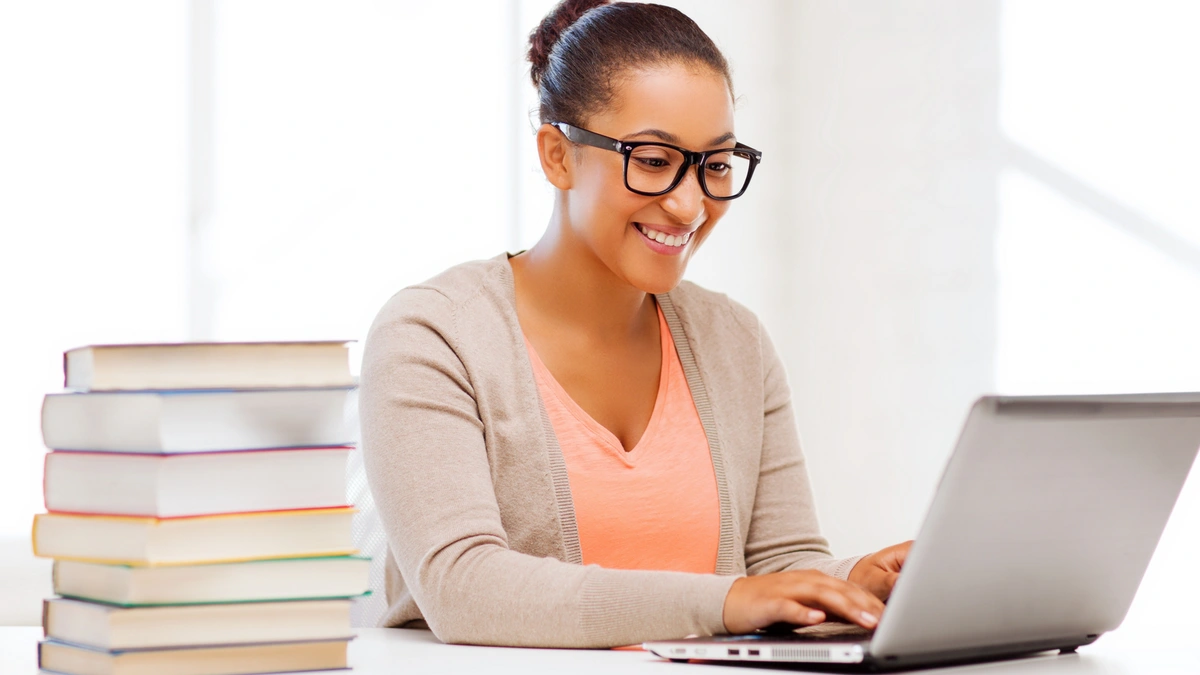 Tổng hợp kinh nghiệm mua laptop cho giáo viên