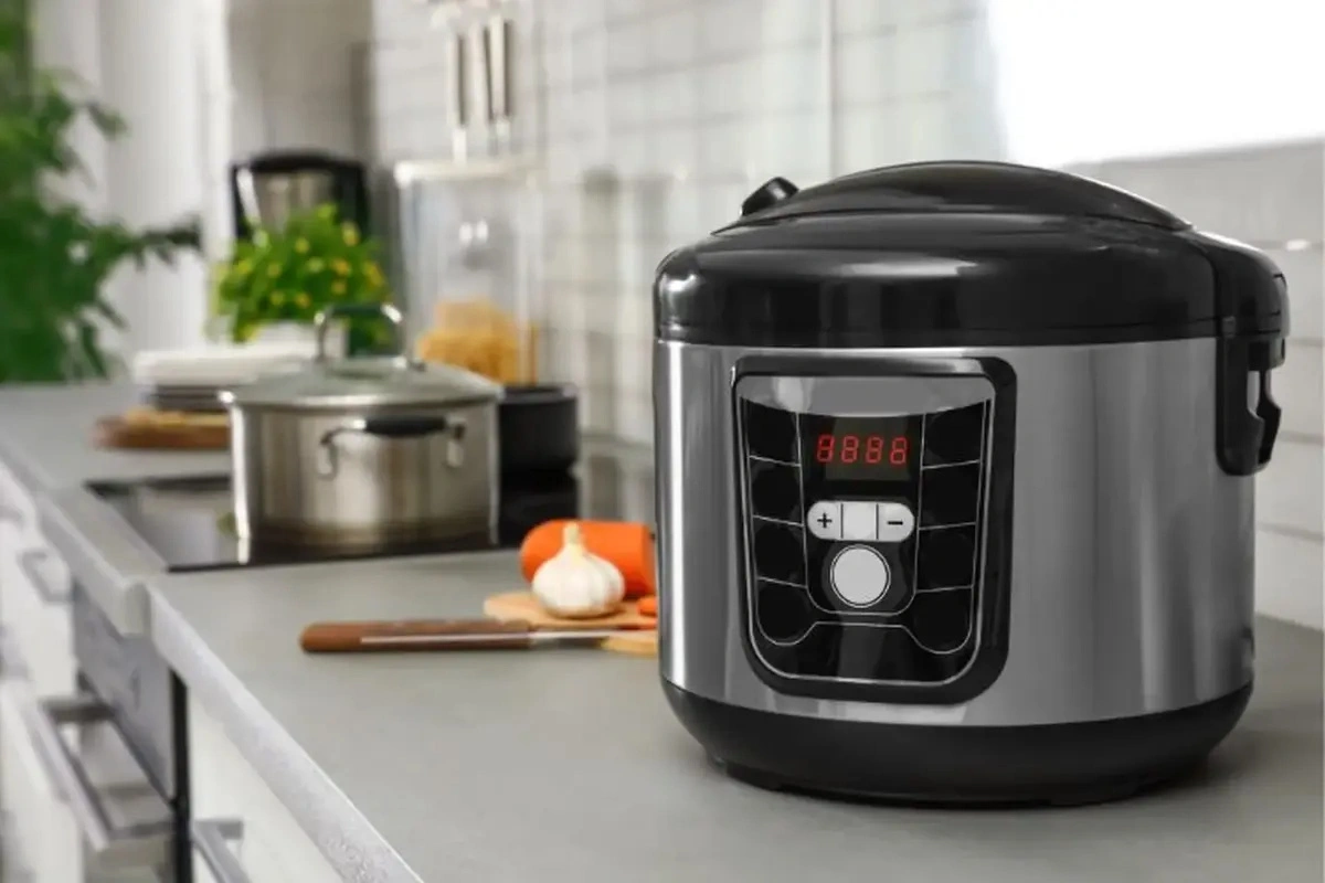 Nồi cơm điện là món đồ gia dụng thiết yếu