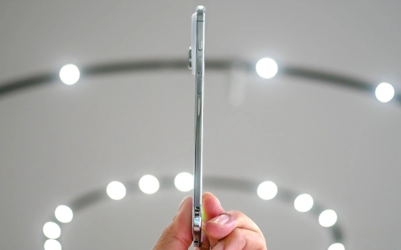 Thiết kế siêu mỏng của iPhone Air vẫn rất hấp dẫn với nhiều khách hàng