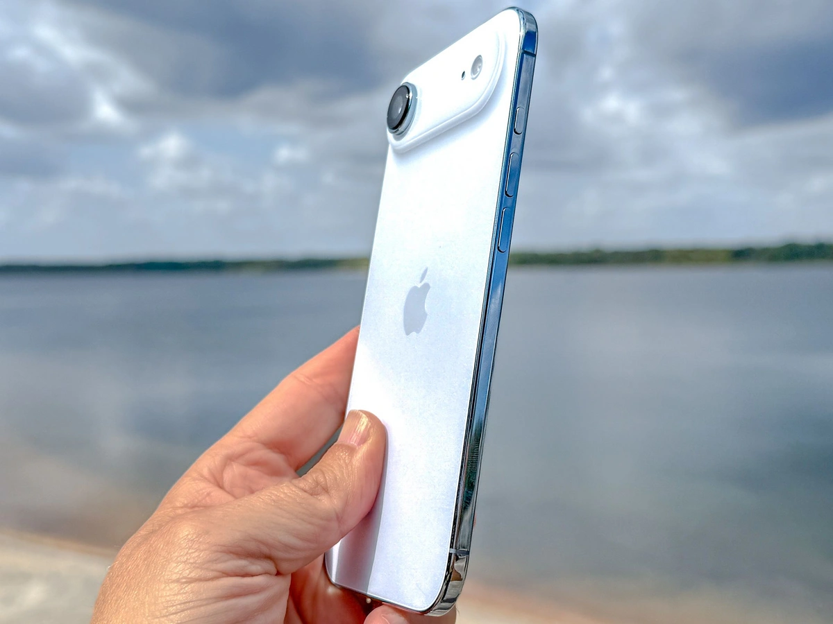 Vì sao Apple bỏ con số 17?