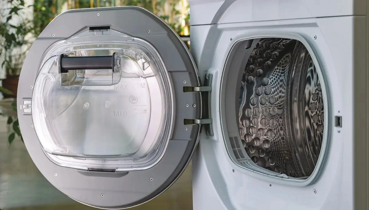 Lý do nên sắm máy sấy quần áo trước mùa nồm 2