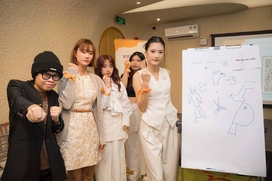 Ngày Quốc tế xóa bỏ bạo lực đối với phụ nữ (25/11)