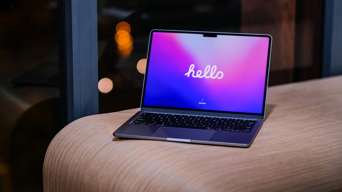 MacBook Air M2 giảm về mức thấp nhất từ khi lên kệ