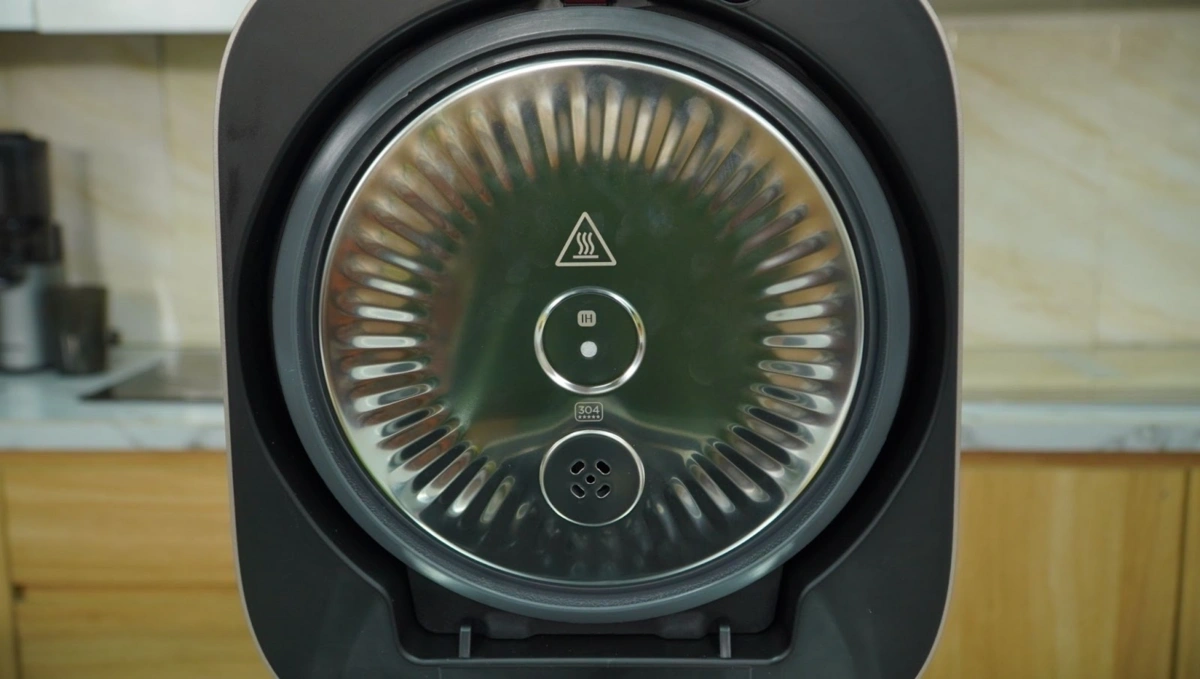 Tiện nghi vượt trội với xửng hấp và van thoát hơi thông minh