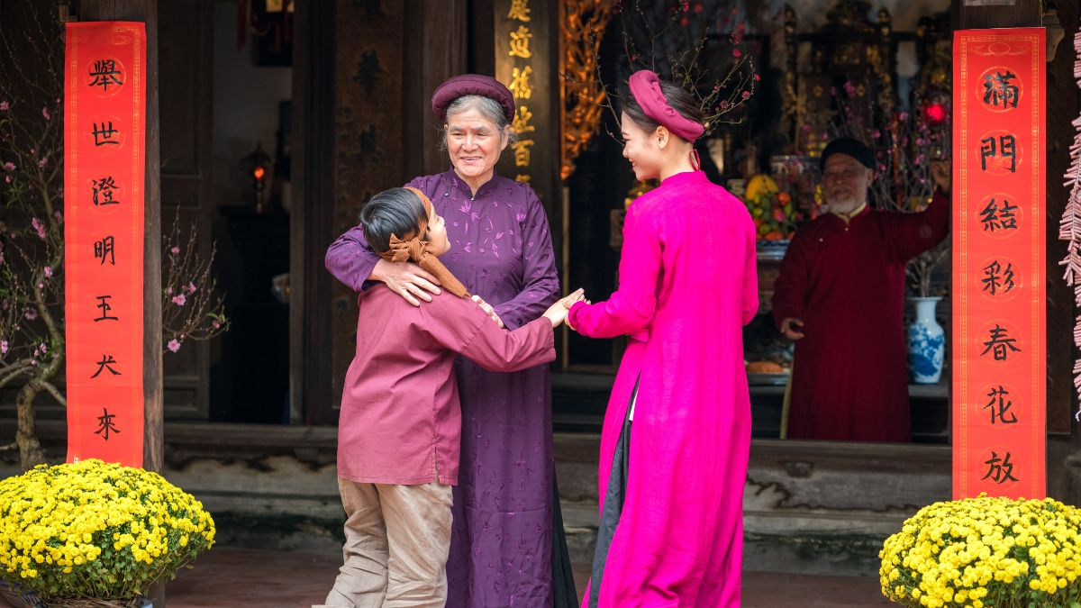 Xông đất là mổ nghi lễ truyền thống quan trọng của người Việt