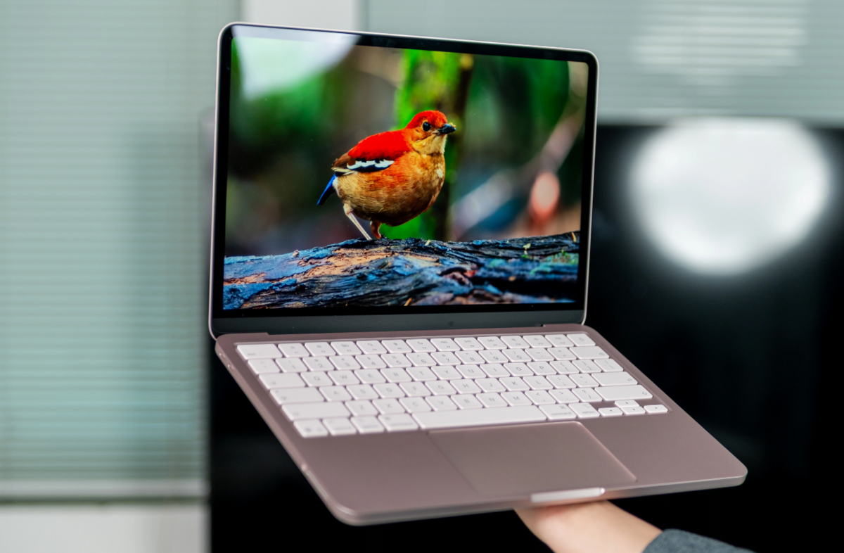 MacBook Neo sở hữu màn hình Liquid Retina đem lại trải nghiệm hiển thị vượt trội