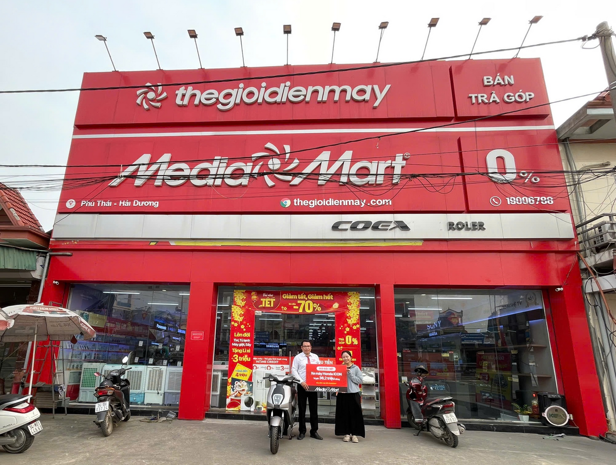MediaMart trao thưởng xe máy điện Honda Icon e cho khách hàng may mắn
