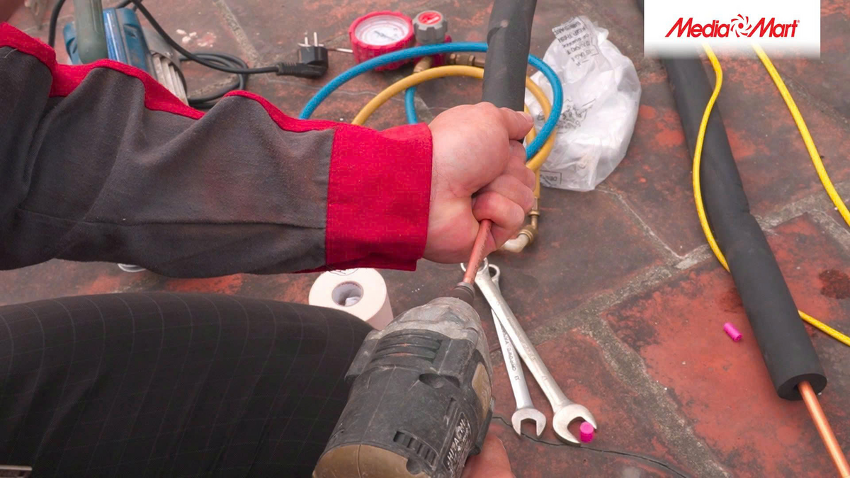 Thao tác loe đầu ống đồng