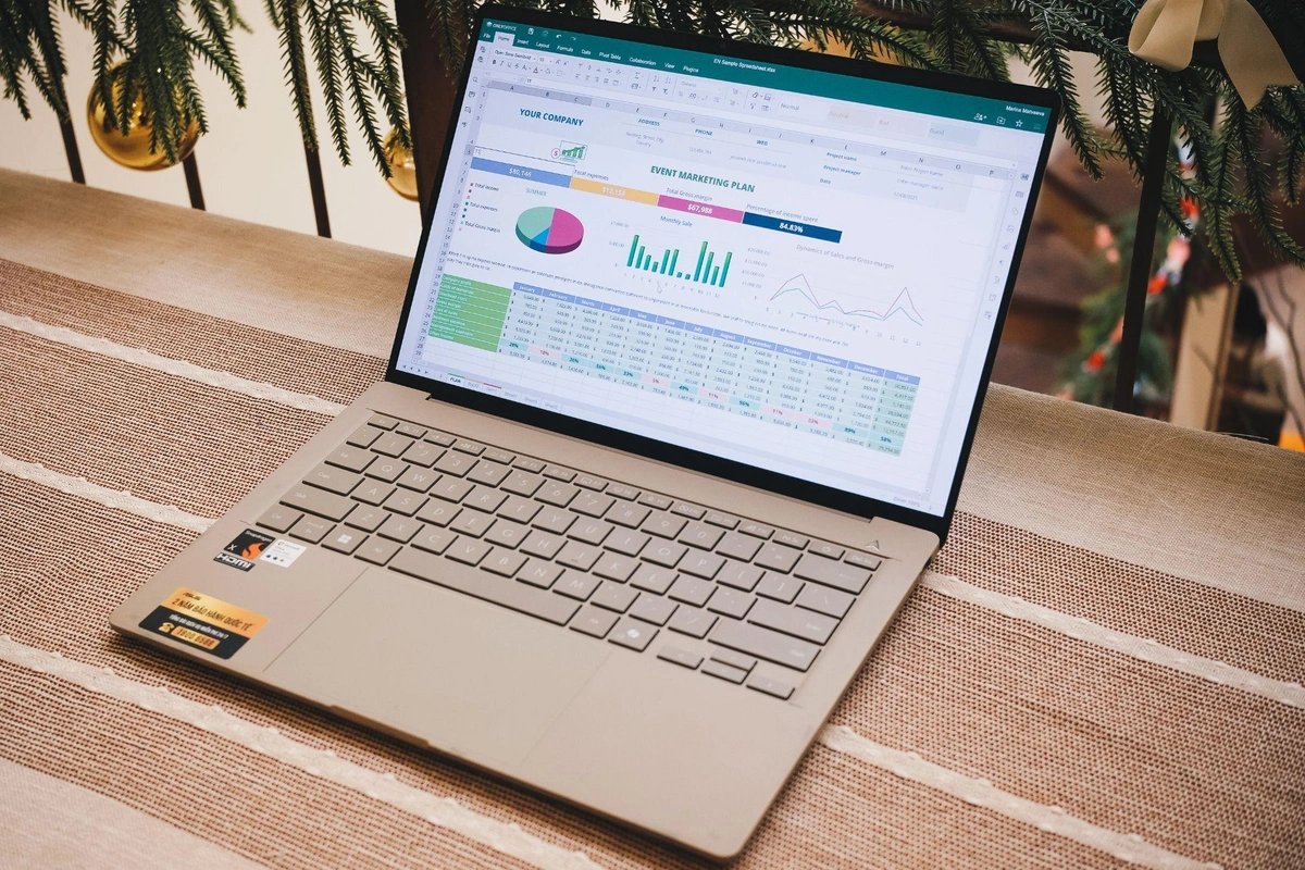 Các mẫu laptop Snapdragon X đáng mua hiện nay là gì?
