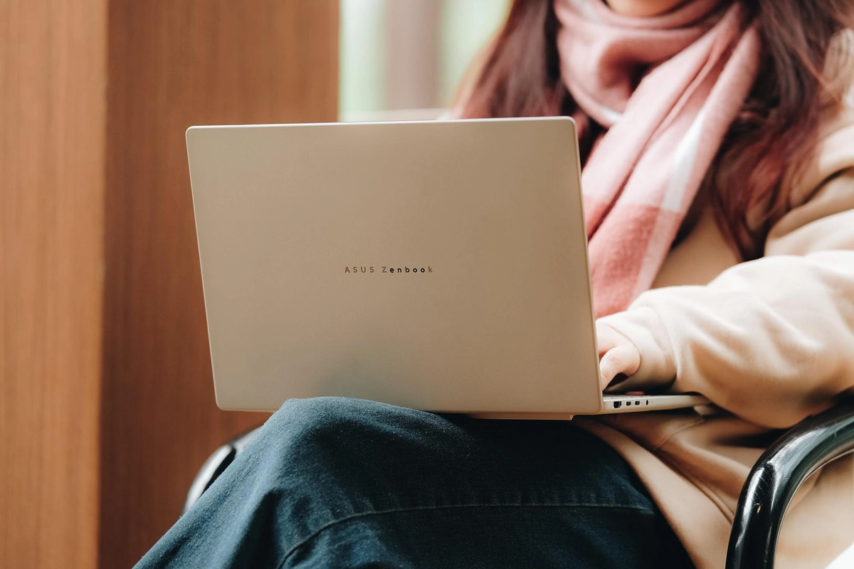 Laptop Snapdragon chạy phần mềm như thế nào?