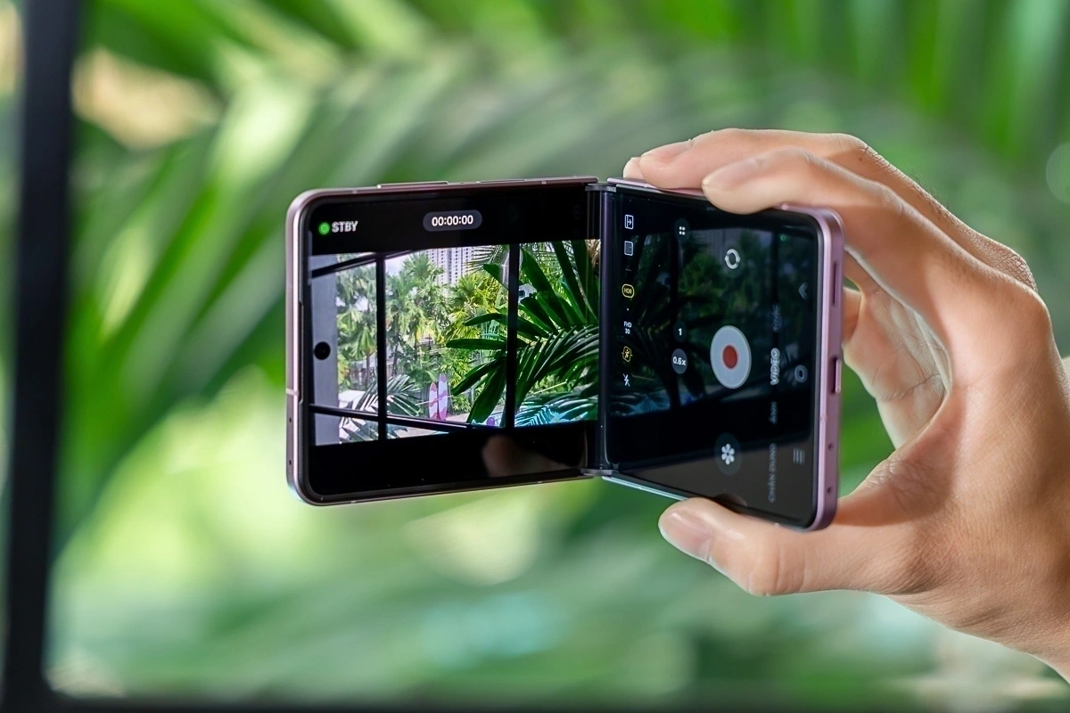 Galaxy Z Flip8 quay video chống rung vượt trội