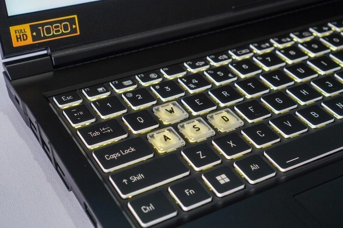 Laptop Acer Gaming Aspire 7 (A715-59G-59RD) sở hữu thiết kế trung tính