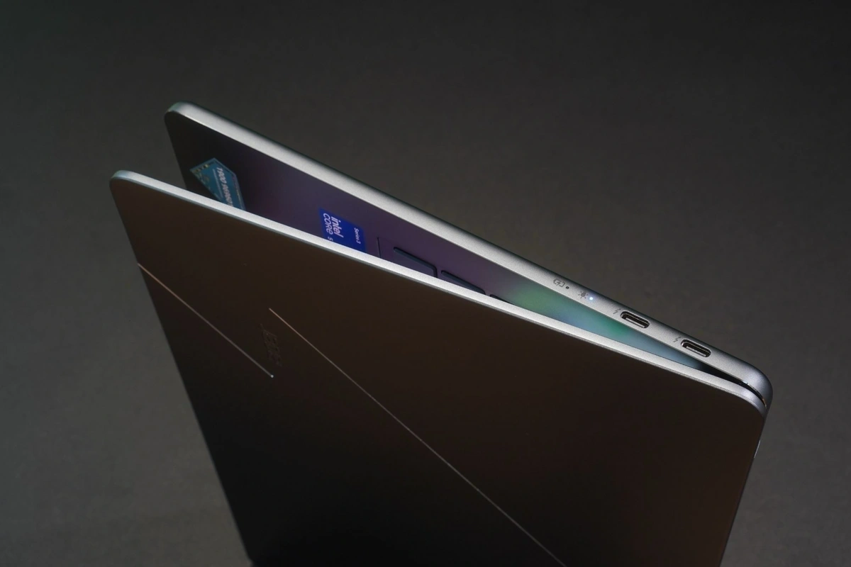 Laptop Acer Swift Air 14 (SFA-I31) có thiết kế mỏng nhẹ