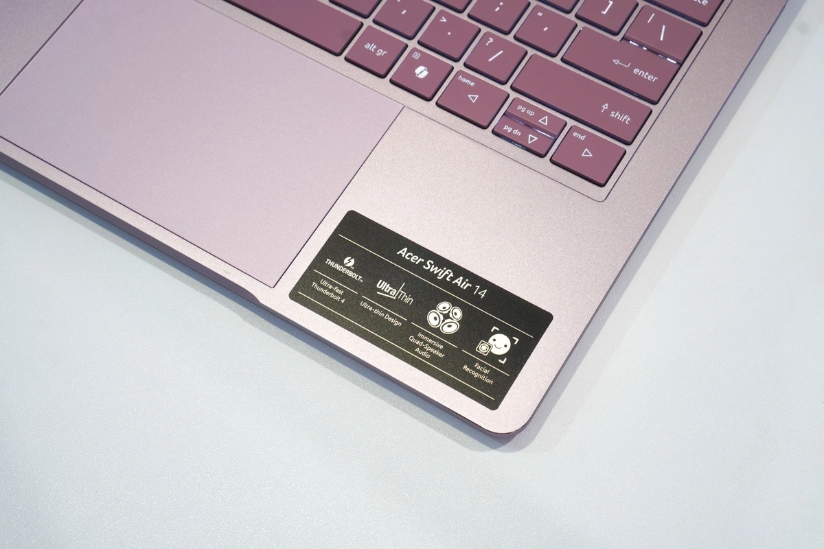 Laptop Acer Swift Air 14 (SFA-I31) phù hợp cho dân thiết kế, sáng tạo nội dung