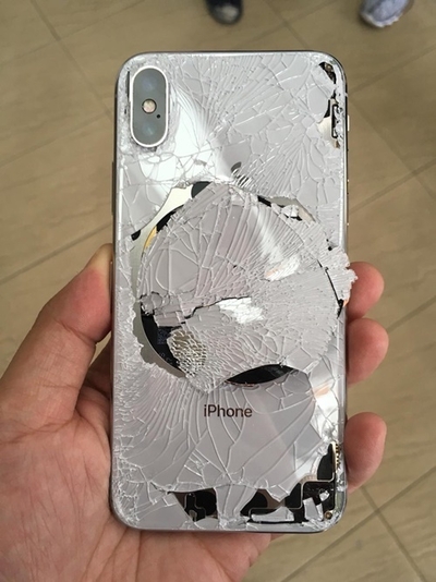 3 điều bất ngờ từ kết quả mổ iPhone X