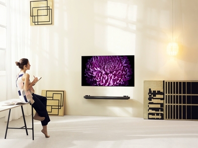 [CES 2017] TV OLED Signature W: thiết kế khung tranh, âm thanh Dolby Atmos, HDR từng khung hình