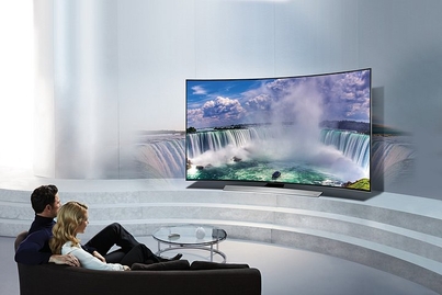 Chọn mua tivi màn hình cong nào cho phù hợp với gia đình bạn?