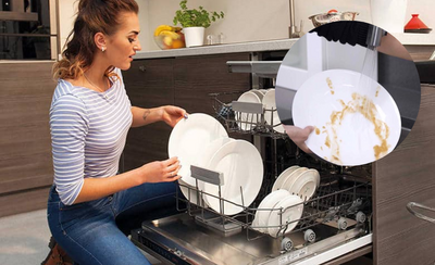 Có cần tráng bát đĩa trước khi cho vào máy rửa bát không?