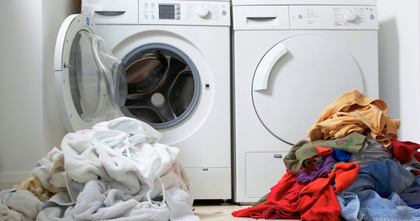 Có nên phân loại quần áo trước khi giặt máy không?