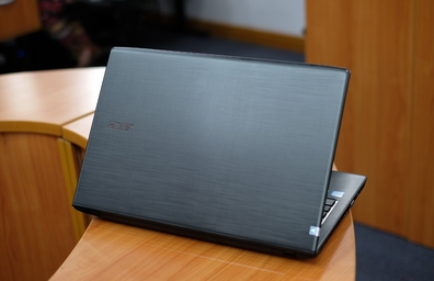 Laptop màn hình Full HD giá 10 triệu đồng của Acer