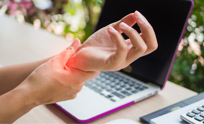 Mẹo giảm đau cổ tay khi gõ bàn phím hiệu quả