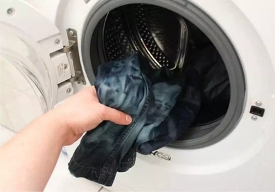 Những sai lầm thường thấy khi giặt quần jean bằng máy giặt mà đến 80% người dùng sẽ mắc phải